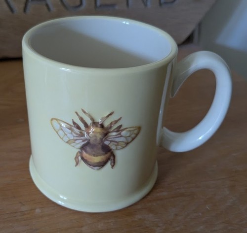 The old pottery company bee - pottery,