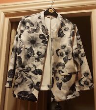 Ladies Black/White smart lined jacket.mandarin collar