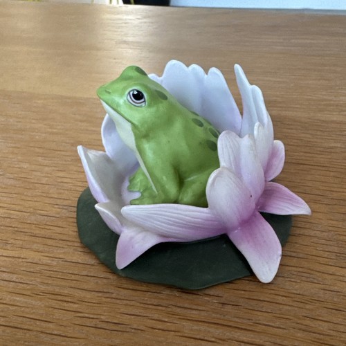 Vintage ceramic frog - ceramic, lily