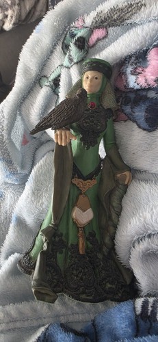 Morgan fay figurine hap - le,