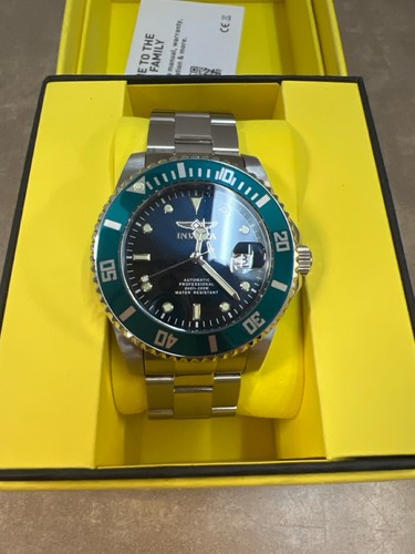 Invicta gent wristwatch - gent's,