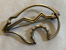 VINTAGE JEWELLERY  NAVAJO STERLING SILVER BEAR SPIRIT BROOCH STAMPED BW