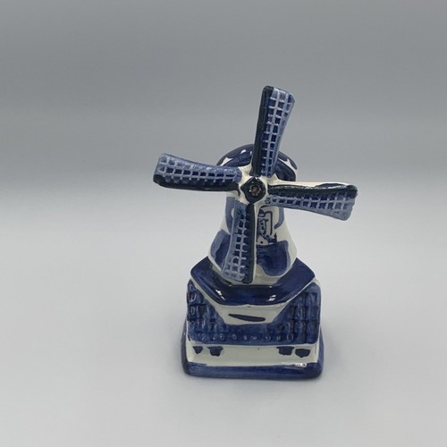 Delft blauw spinning windmill - spinning,