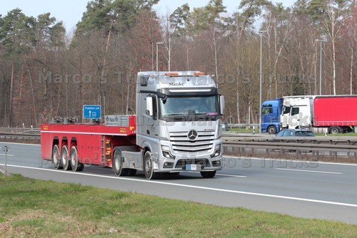 Truck photo mercedes benz - truck,
