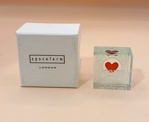 Small spaceform square heart - square,