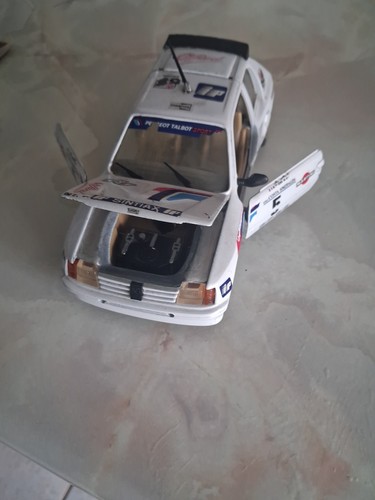 Burago scale model car - scale,