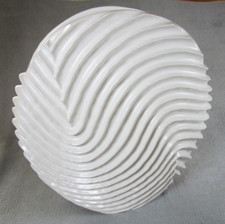 Lovely Large Vintage Kelly Hoppen White Ceramic Wave / Ripple Design Ovoid Vase