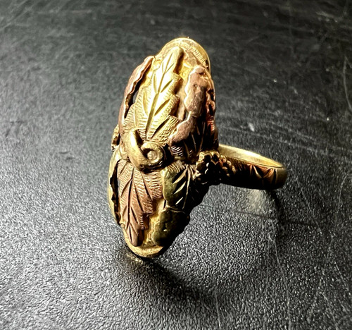 Vtg black hills gold - black, 10k