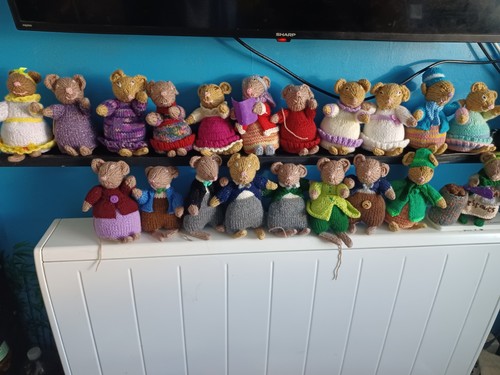 Last hand knitted - knitted, mice