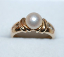 Beautiful Solid 9ct gold Pearl & 6 diamonds ring - 3.8 grams - Size M 1/2