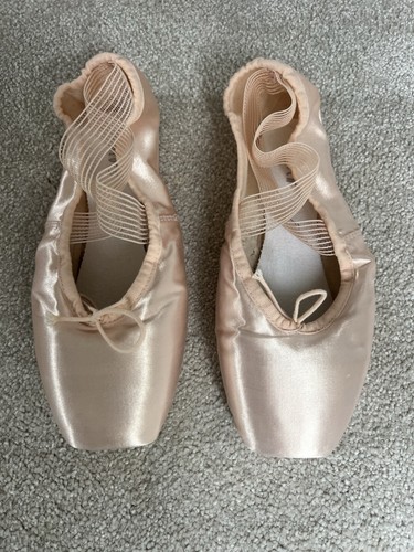 Bloch demi pointe shoes size - bloch,
