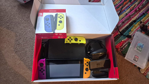 Nintendo switch boxed - v2,