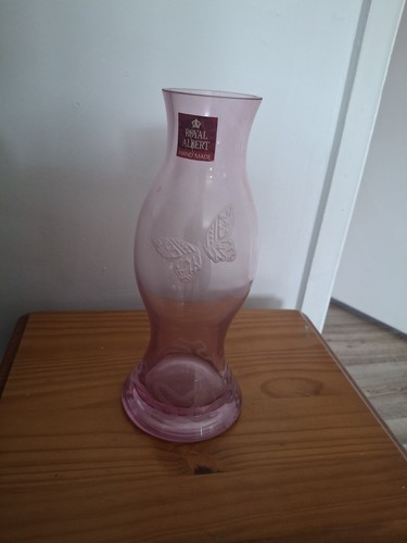 Royal albert hand - hand, made