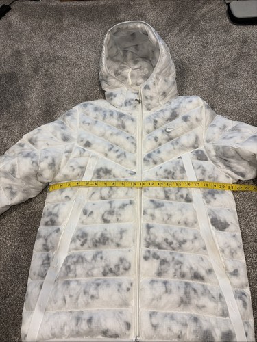 Nike white camo puffer quilted - white,