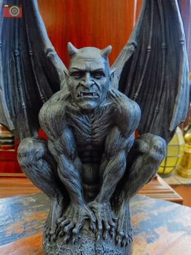 Grasp darkness figure - grasp,