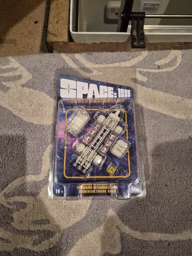 Sixteen space 1999 - sixteen,