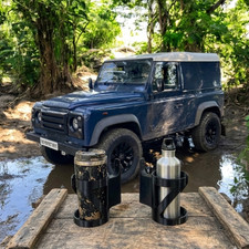 Land Rover Defender Puma Dash
