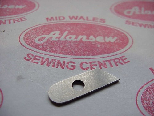 Lower knife blade for the - ,