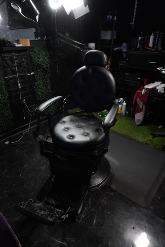 Premium luxury leather barber - premium,
