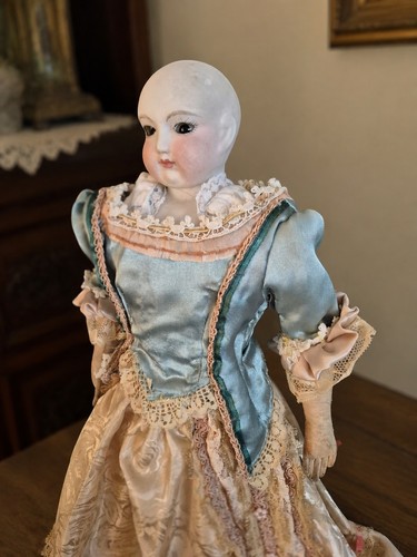 Antique french doll tête - french,