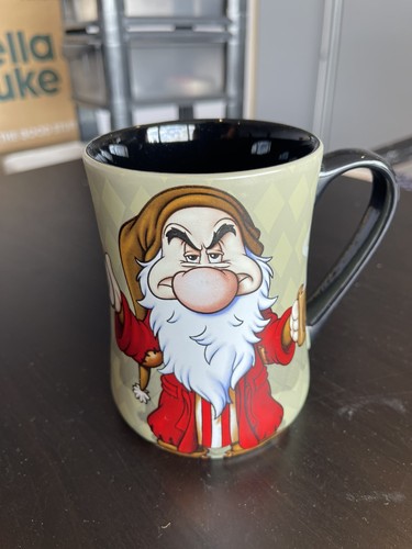 Disney parks grumpy - parks, hate
