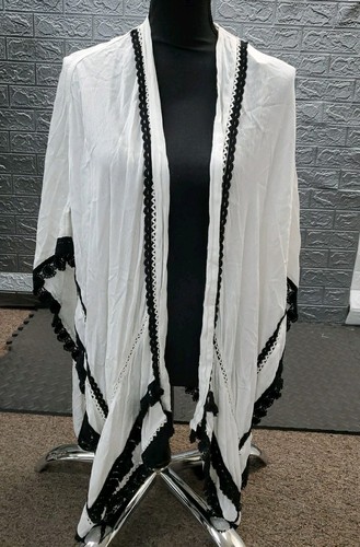 New chico ruana - w., tassels