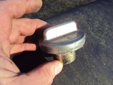 ZNEN ZN125T-32A PULSE PHANTOM 125 SCOOTER MOPED FUEL PETROL TANK CAP BREAKING