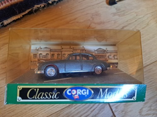 Jaguar mk2 d700 saloon corgi - d700,