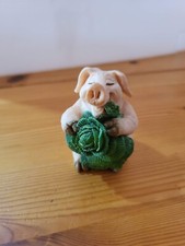 Piggin Perfect ornament from the Piggin Pigs collection 6cm high