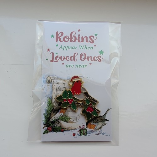 Christmas robin pin - pin, badge