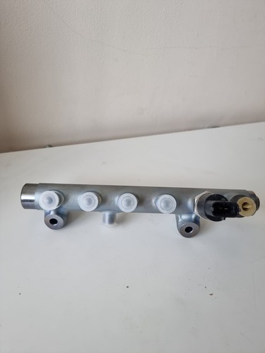 Bosch fuel injector - bosch,