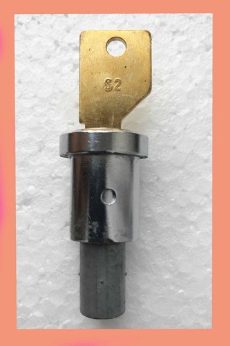 Key lock barrel - &, beaver