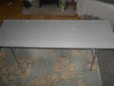 Silver Reed Knitting Machine Table - Sturdy Steel frame & laminate top. Folds