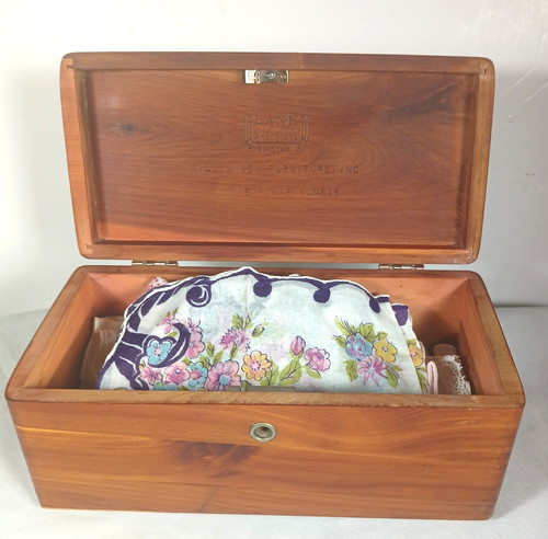 Vintage lane cedar chest - cedar,