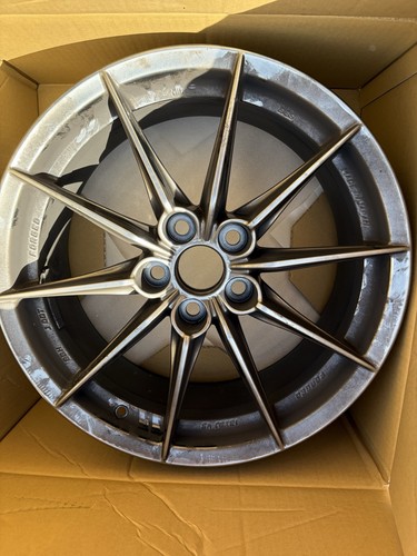 Toyota alloy wheel pair - alloy,