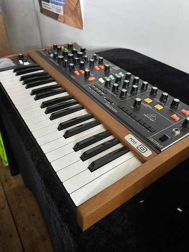 Behringer poly key - poly, d