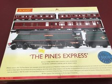Hornby PINES EXPRESS TRAIN