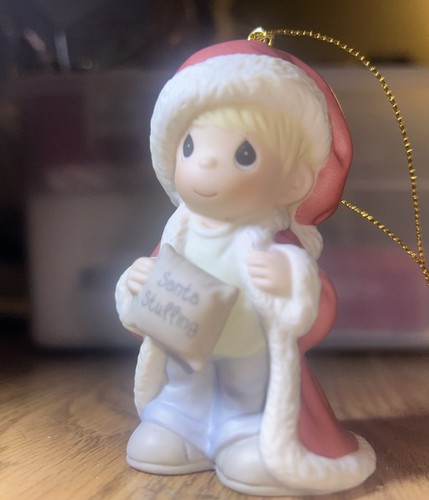 Precious moments figurine set - moments,