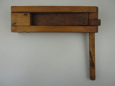 Vintage Wooden Ratchet Noise