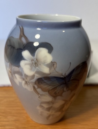 Royal copenhagen vase - royal,