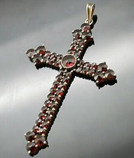 ADORABLE VINTAGE FACETED PINK