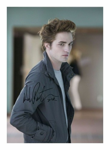 Robert pattinson autograph - robert,