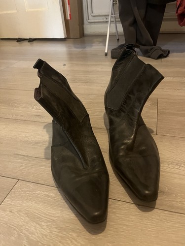 Men boots size 8 - men's,