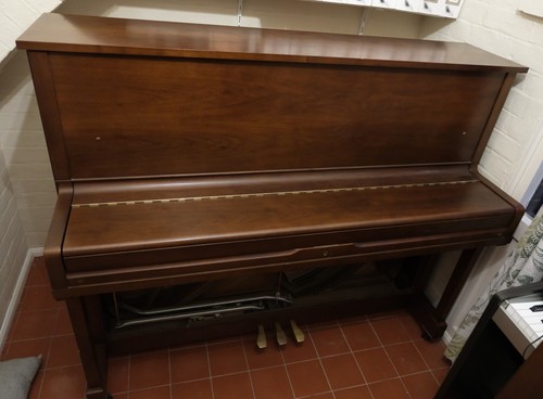 Young chang e118 upright - e118, piano