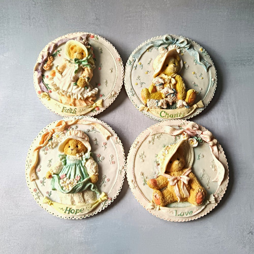 Cherished teddies collector - cherished,