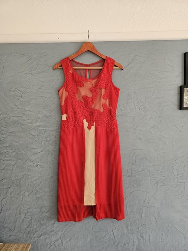 Reiss red and - red,