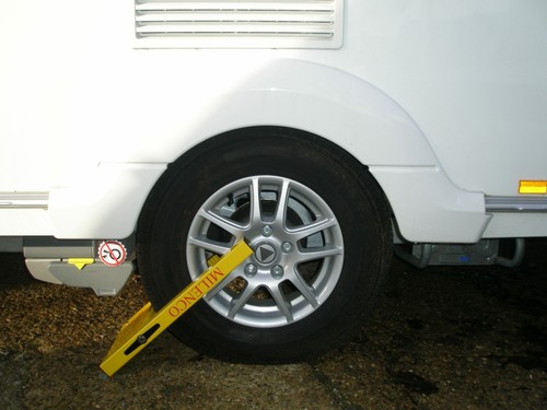 Milenco compact wheelclamp - milenco,