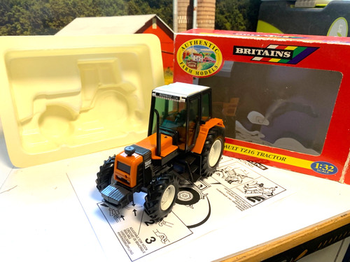 Britains farm renault - farm, 1:32.renault