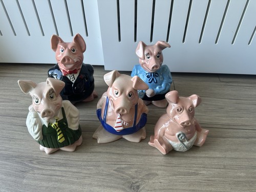 Nat west pigs full - pigs, set