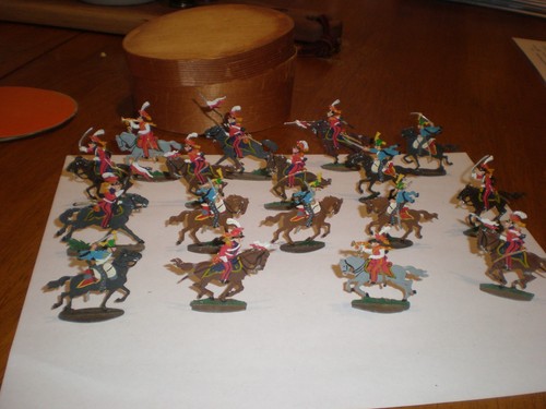 Vintage hand painted tin - 17,
